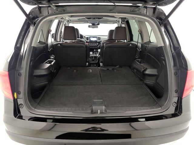 Photo of 2017 Black Honda Pilot