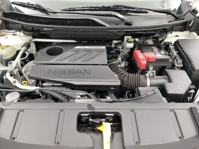 Photo of 2022 White Nissan Rogue