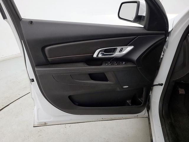Photo of 2017 White GMC Terrain