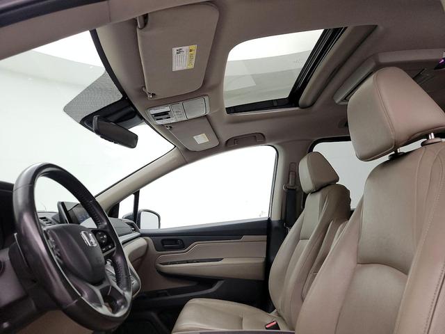 Photo of 2018 Burgundy Honda Odyssey
