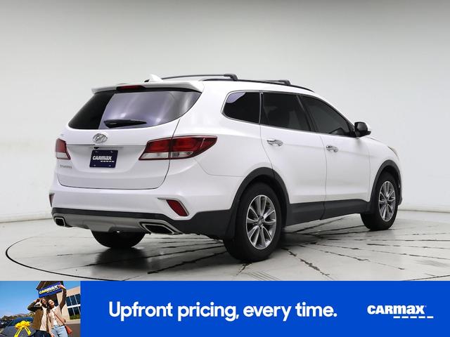 Photo of 2018 White Hyundai SANTA FE