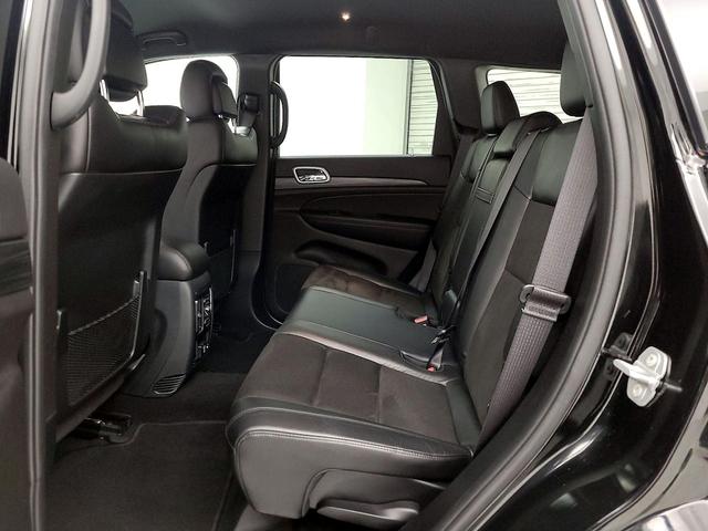Photo of 2020 Black Jeep Grand Cherokee