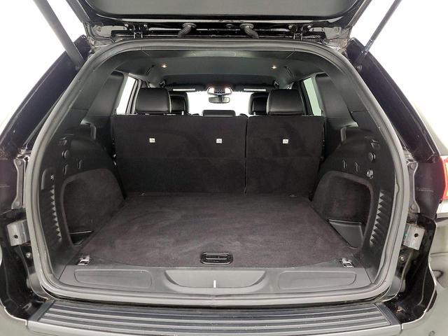 Photo of 2020 Black Jeep Grand Cherokee