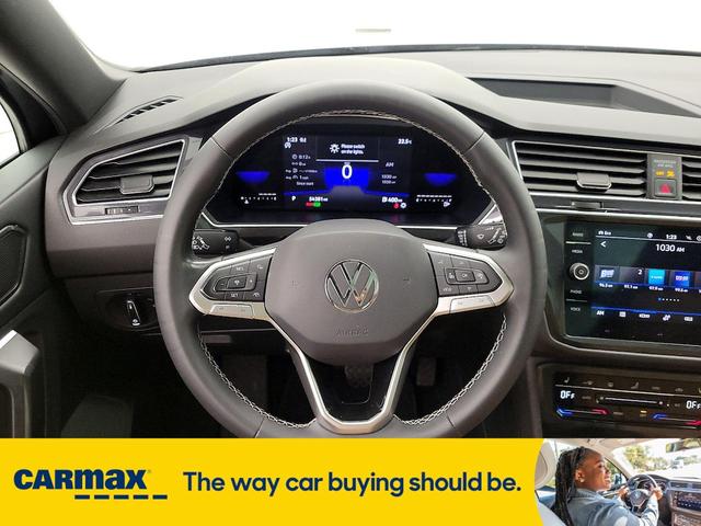 Photo of 2022 Gray Volkswagen Tiguan