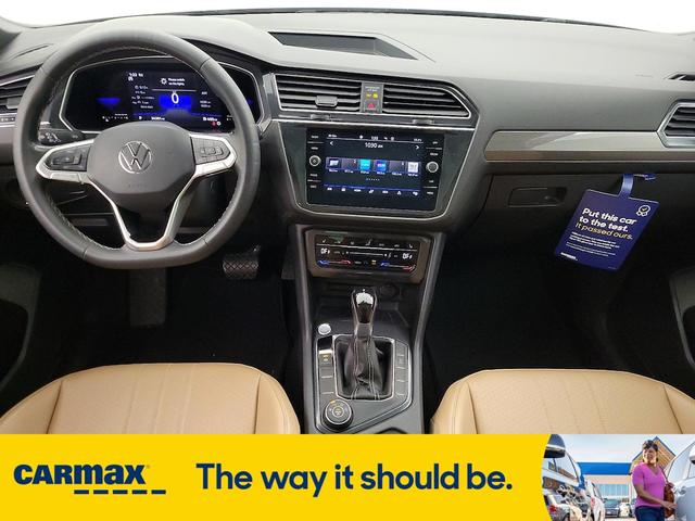 Photo of 2022 Gray Volkswagen Tiguan