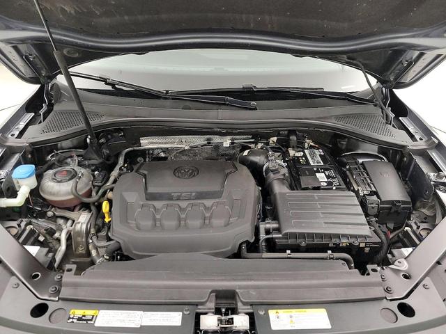 Photo of 2022 Gray Volkswagen Tiguan