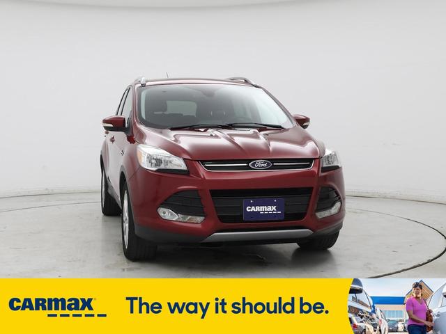 Photo of 2016 Red Ford Escape