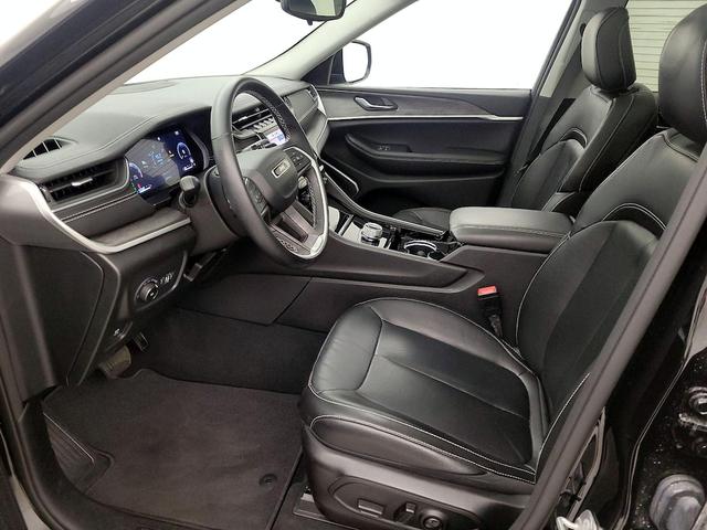 Photo of 2022 Black Jeep Grand Cherokee