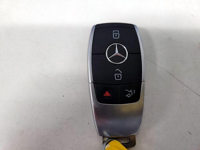 Photo of 2021 Gray Mercedes-Benz GLC 300