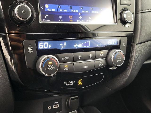 Photo of 2019 Silver Nissan Rogue