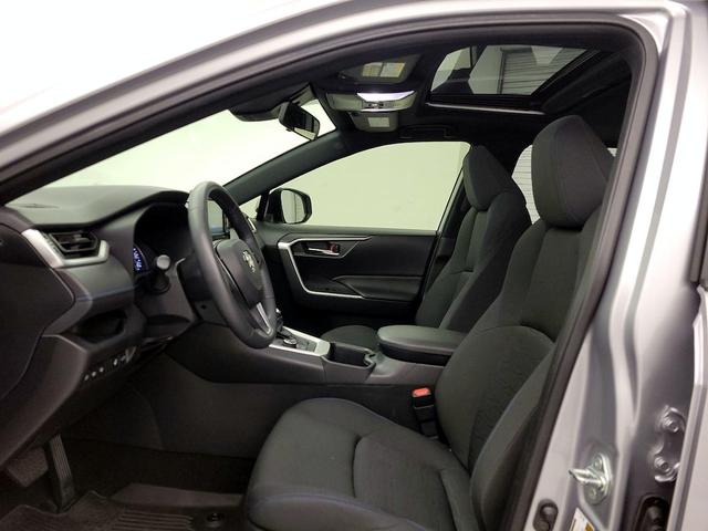 Photo of 2022 Silver Toyota RAV4 Hybrid
