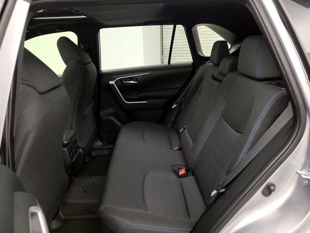 Photo of 2022 Silver Toyota RAV4 Hybrid