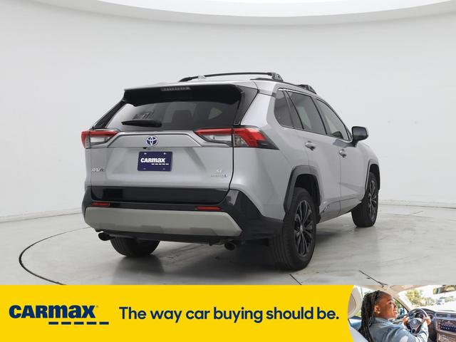 Photo of 2022 Silver Toyota RAV4 Hybrid