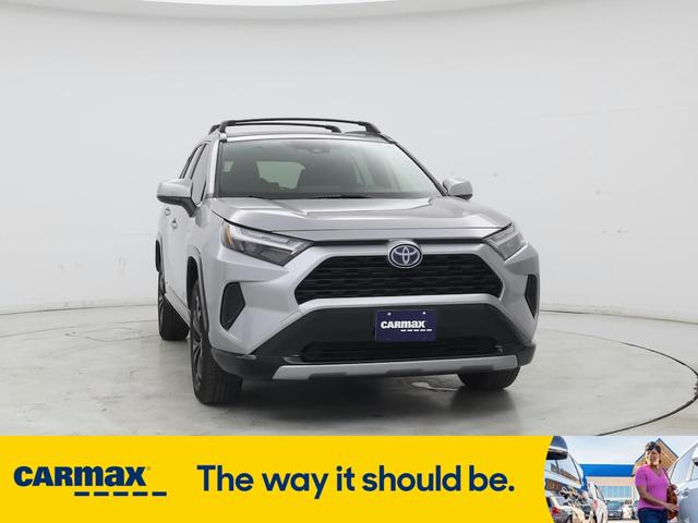 Photo of 2022 Silver Toyota RAV4 Hybrid