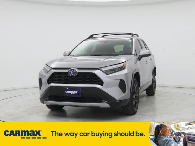 Photo of 2022 Silver Toyota RAV4 Hybrid