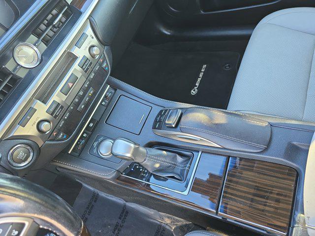 Photo of 2016 Nebula Gray Pearl Lexus ES 350