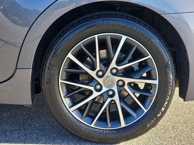 Photo of 2016 Nebula Gray Pearl Lexus ES 350