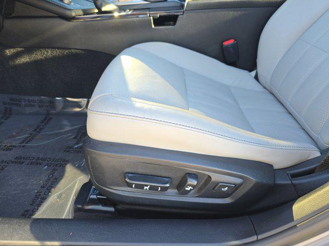 Photo of 2016 Nebula Gray Pearl Lexus ES 350