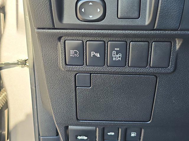 Photo of 2016 Nebula Gray Pearl Lexus ES 350