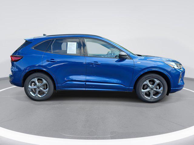 Photo of 2023 ATLAS BLUE METALLIC Ford Escape