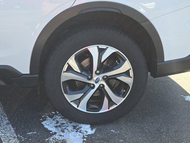 Photo of 2020 Crystal White Pearl Subaru Outback