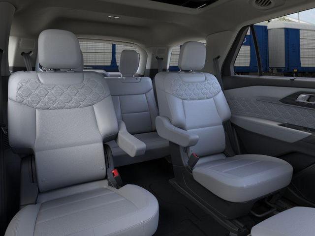 Photo of 2025 Star White Ford Explorer