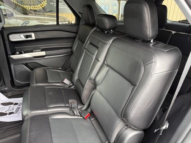 Photo of 2021 Gray Ford Explorer