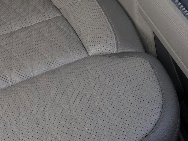 Photo of 2025 Star White Ford F-350