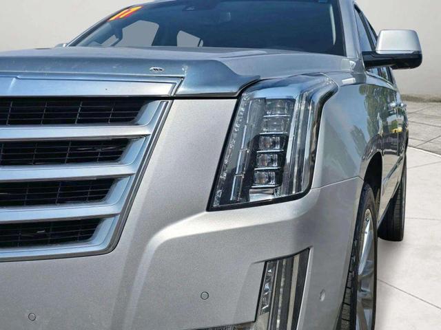 Photo of 2017 Radiant Silver Metallic Cadillac Escalade