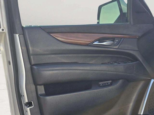 Photo of 2017 Radiant Silver Metallic Cadillac Escalade