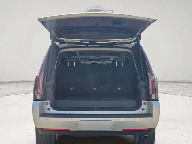 Photo of 2017 Radiant Silver Metallic Cadillac Escalade