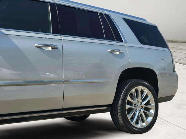 Photo of 2017 Radiant Silver Metallic Cadillac Escalade