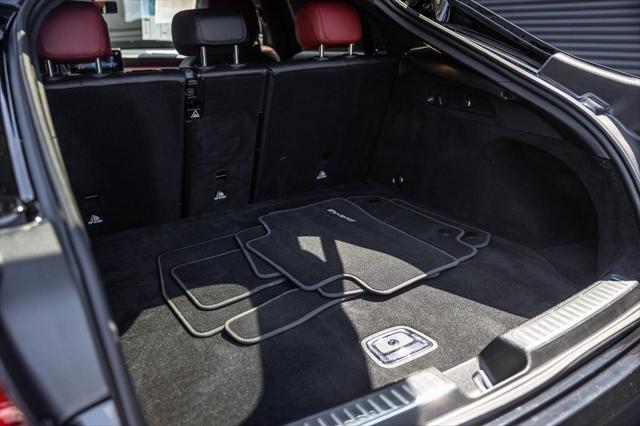 Photo of 2021 Black Mercedes-Benz GLC 300