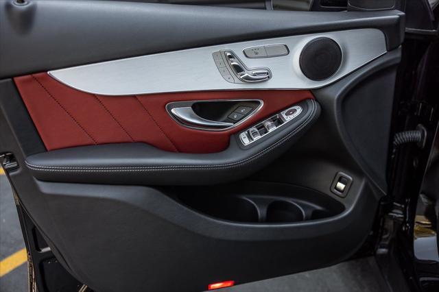 Photo of 2021 Black Mercedes-Benz GLC 300