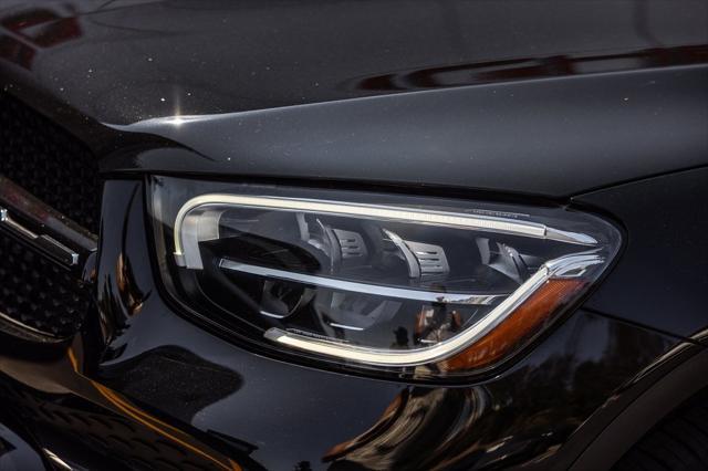Photo of 2021 Black Mercedes-Benz GLC 300