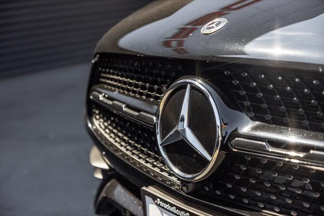 Photo of 2021 Black Mercedes-Benz GLC 300