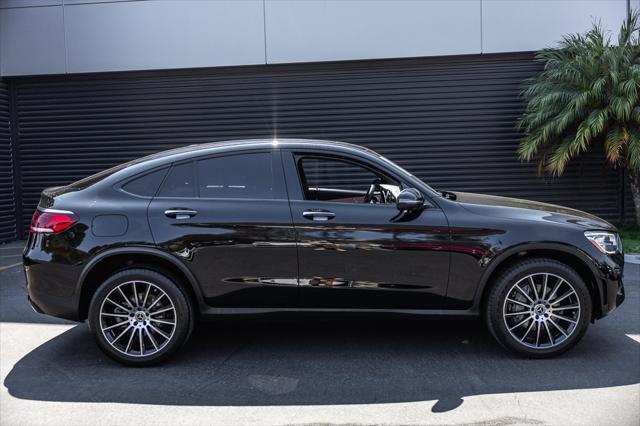 Photo of 2021 Black Mercedes-Benz GLC 300