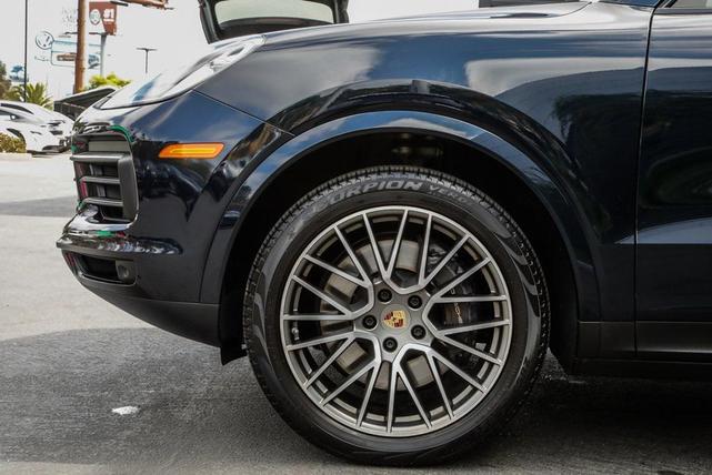 Photo of 2023 Moonlight Blue Metallic Porsche Cayenne