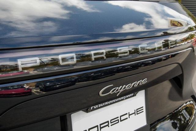 Photo of 2023 Moonlight Blue Metallic Porsche Cayenne