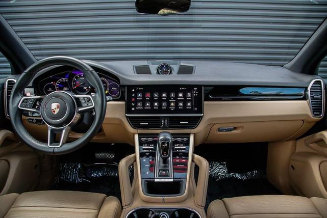 Photo of 2023 Moonlight Blue Metallic Porsche Cayenne