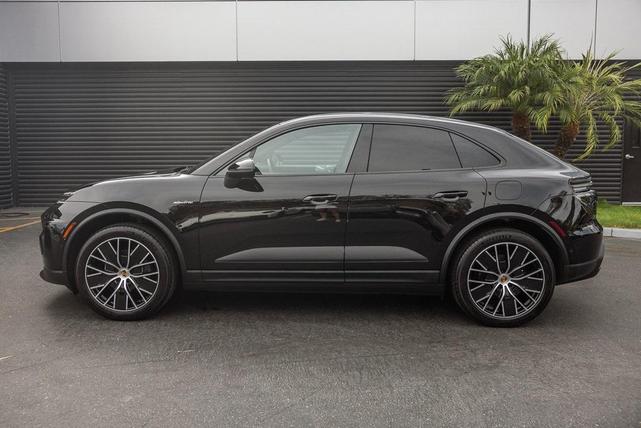 Photo of 2025 Black Porsche Macan