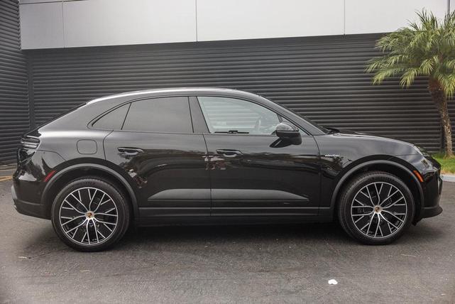 Photo of 2025 Black Porsche Macan