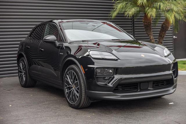 Photo of 2025 Black Porsche Macan