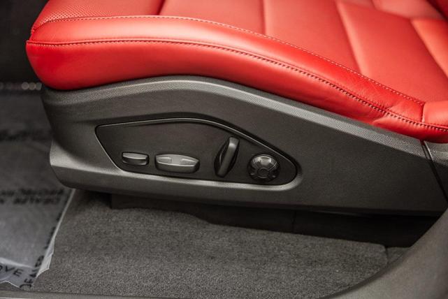 Photo of 2025 Black Porsche Macan