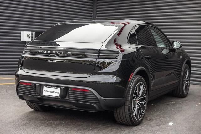 Photo of 2025 Black Porsche Macan