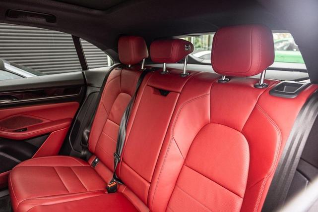 Photo of 2025 Black Porsche Macan