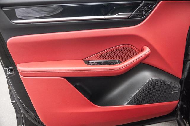 Photo of 2025 Black Porsche Macan