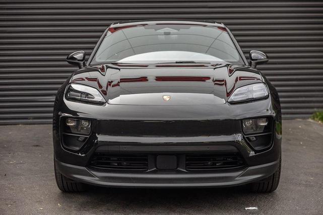 Photo of 2025 Black Porsche Macan