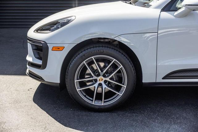Photo of 2024 White Porsche Macan