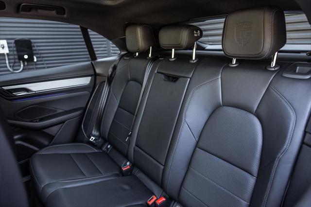 Photo of 2024 Gentian Blue Metallic Porsche Macan